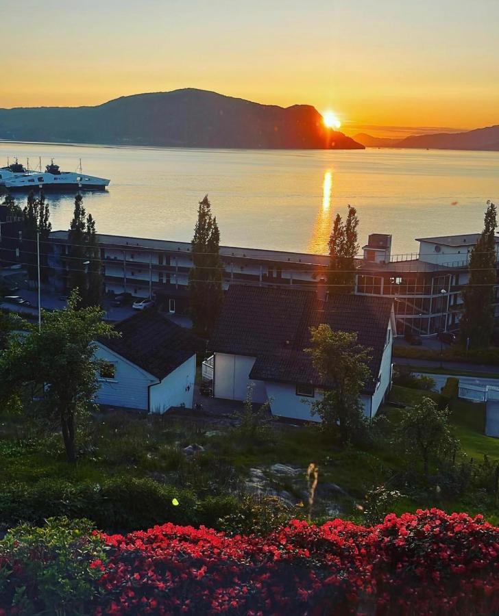 Smaken Av Ryfylke Event As Overnatting, Bygningen Drives Ikke Som Hotell Hjelmeland Exterior foto