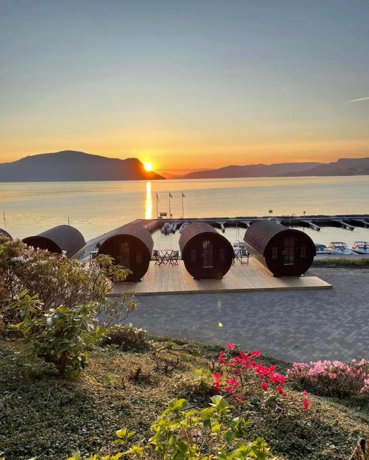 Smaken Av Ryfylke Event As Overnatting, Bygningen Drives Ikke Som Hotell Hjelmeland Exterior foto